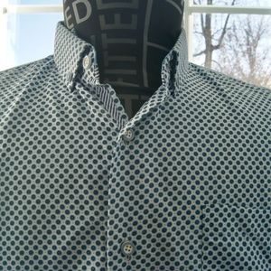 InterAffair M Blue Short Sleeve Button Down Shirt